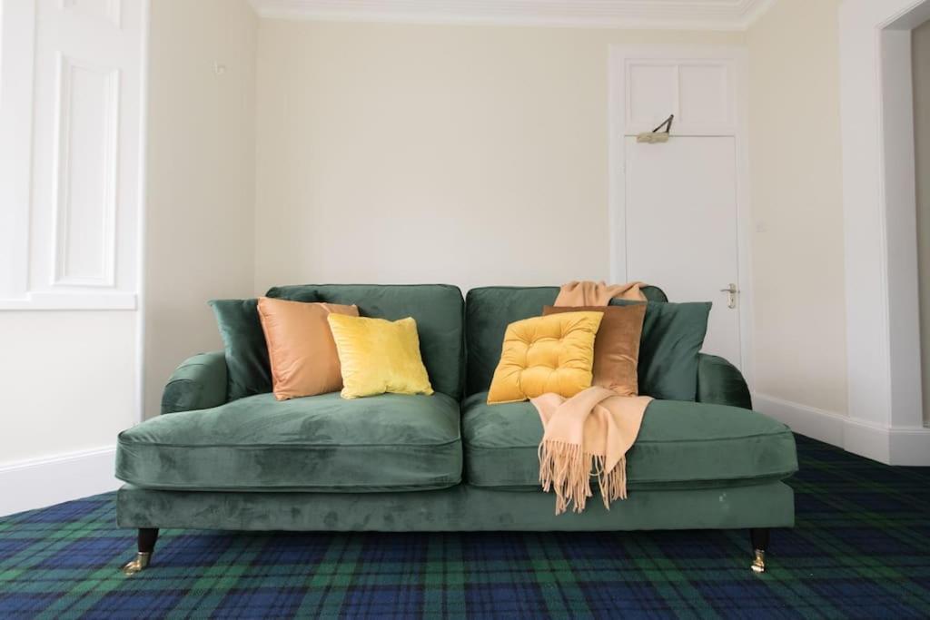 Rossmay House - 4 Bedroom Scottish Villa With Waterfront / Mountain Views Arrochar Exteriér fotografie