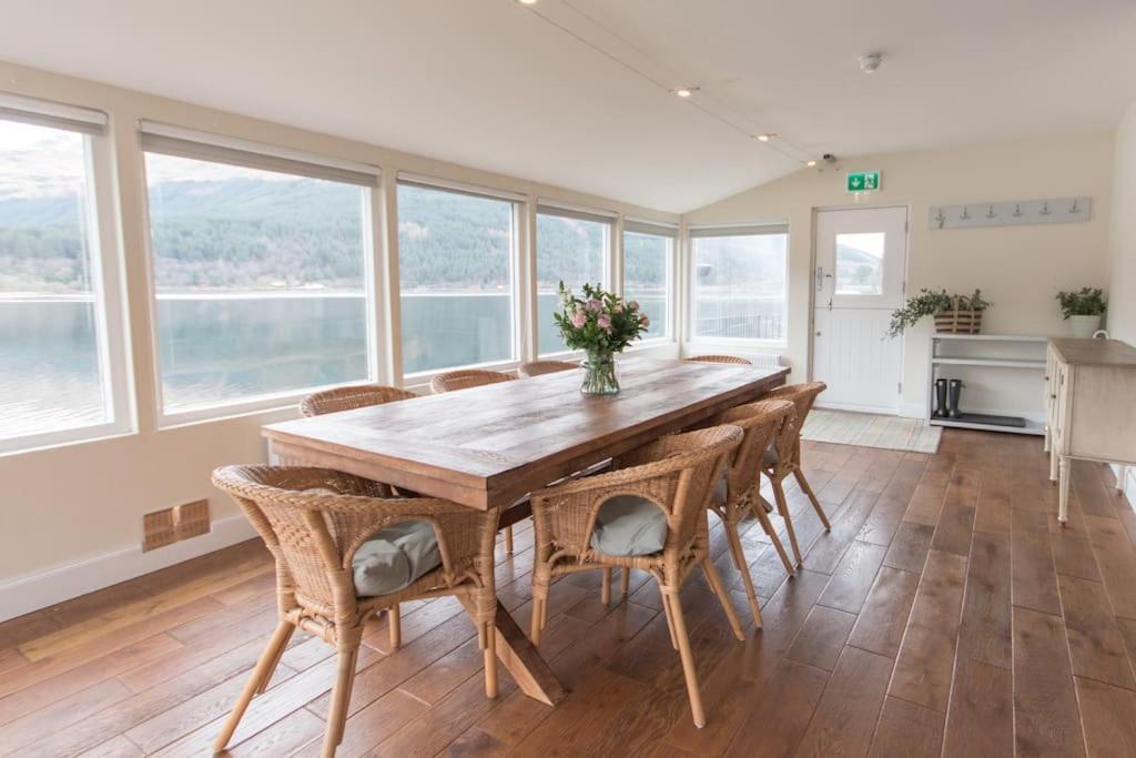 Rossmay House - 4 Bedroom Scottish Villa With Waterfront / Mountain Views Arrochar Exteriér fotografie