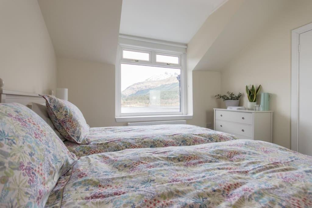 Rossmay House - 4 Bedroom Scottish Villa With Waterfront / Mountain Views Arrochar Exteriér fotografie