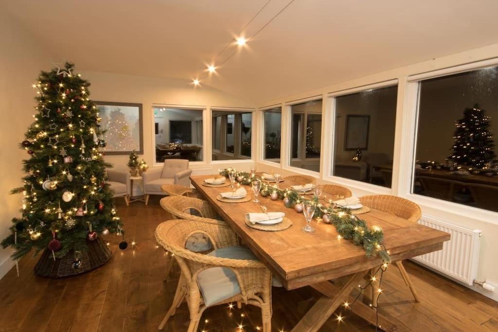 Rossmay House - 4 Bedroom Scottish Villa With Waterfront / Mountain Views Arrochar Exteriér fotografie